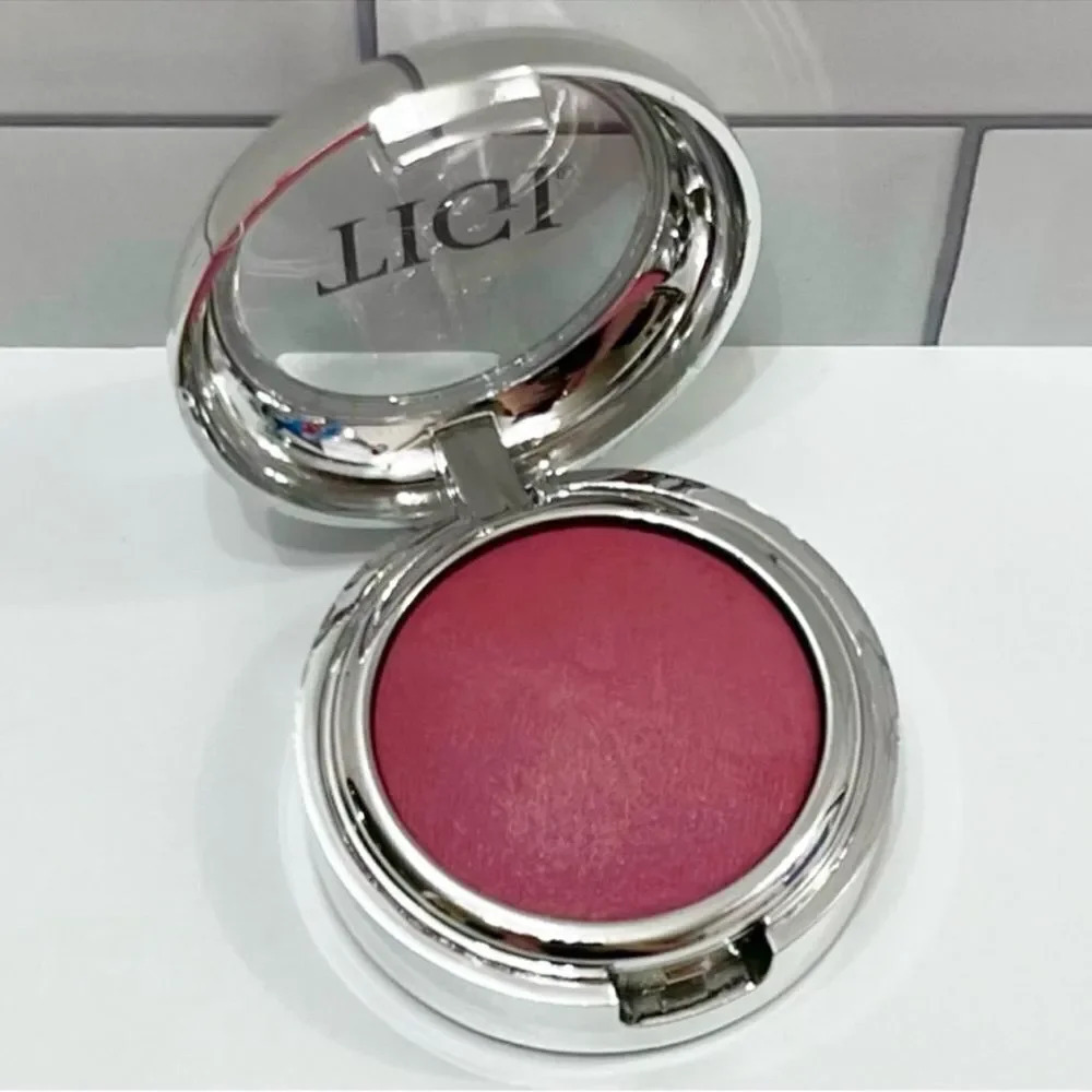 TIGI Cosmetics Lovely Glow Blush